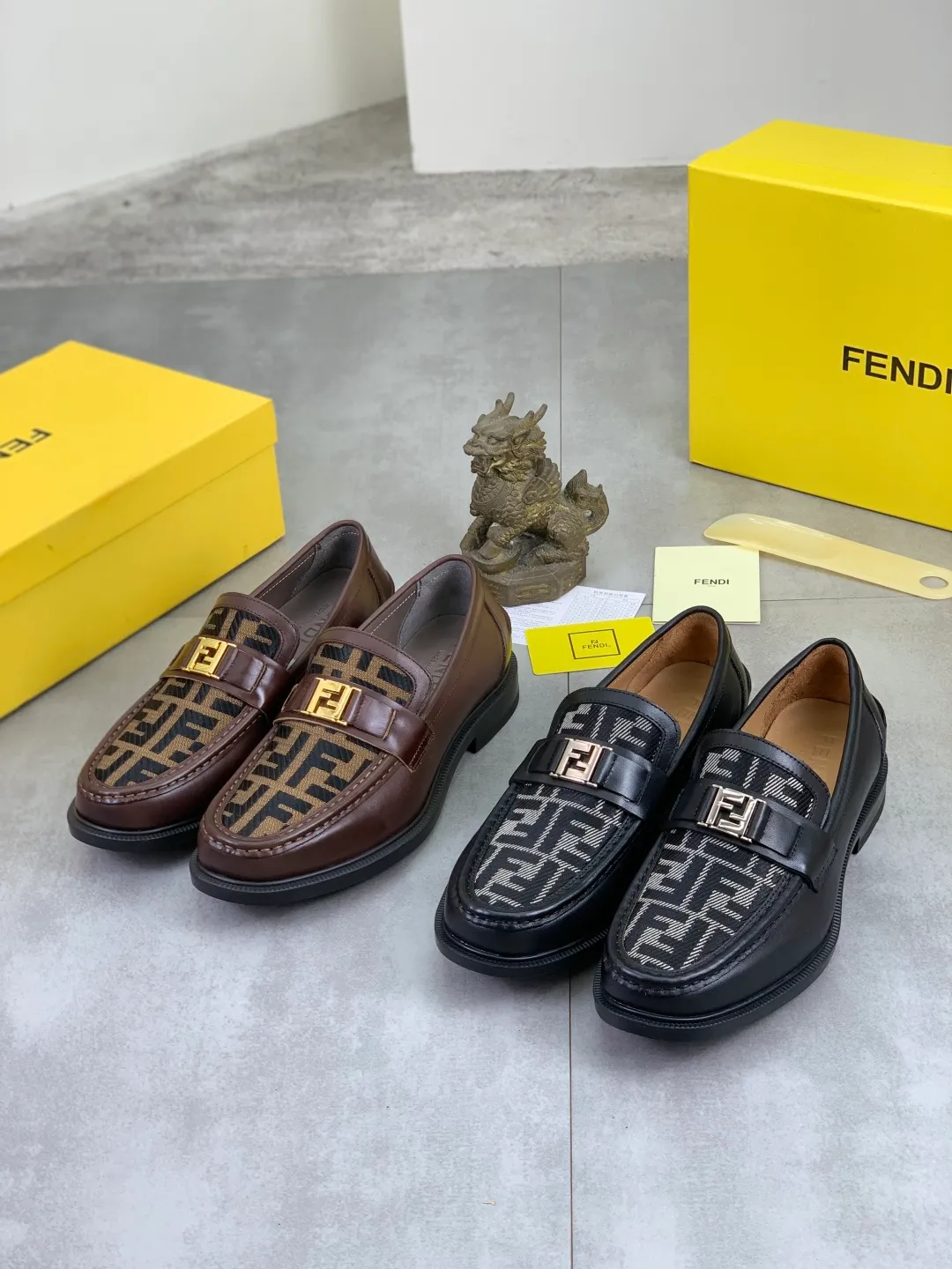 ​Men's shoes 💰P480💰[New model] Water dyed cowhide 🆘 The latest FENDI (Fendi) new casual leather shoes 🕶️🕶️Simple routing effect, showing an elegant and cool driving shoe 🎬Made of Italian 🇮🇹 imported calfskin + first-layer water-dyed cowhide lining🐂Excellent material🎬Detailed workmanship 🤗Comfortable foot feel➰➰. ​Pair it with any outfit to show your taste and temperament, low-key luxury ♻️Design ​simple and elegant ​noble and fashionable 🍃​Very loved and favored by trendy men 💓❤️Size: 38-44 2⃣️colors available